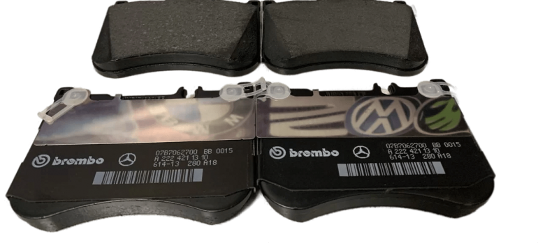 Фото Колодки тормозные передние Mercedes Benz (4 шт) APF00001 (A0004201006)